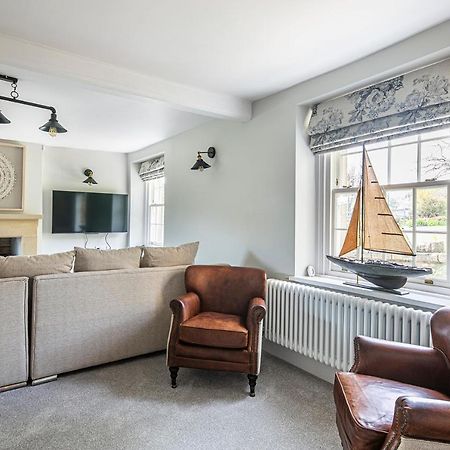 The Belle - A Lovingly Converted Grade II Listed Home From Home In 베이크웰 외부 사진
