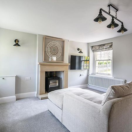 The Belle - A Lovingly Converted Grade II Listed Home From Home In 베이크웰 외부 사진